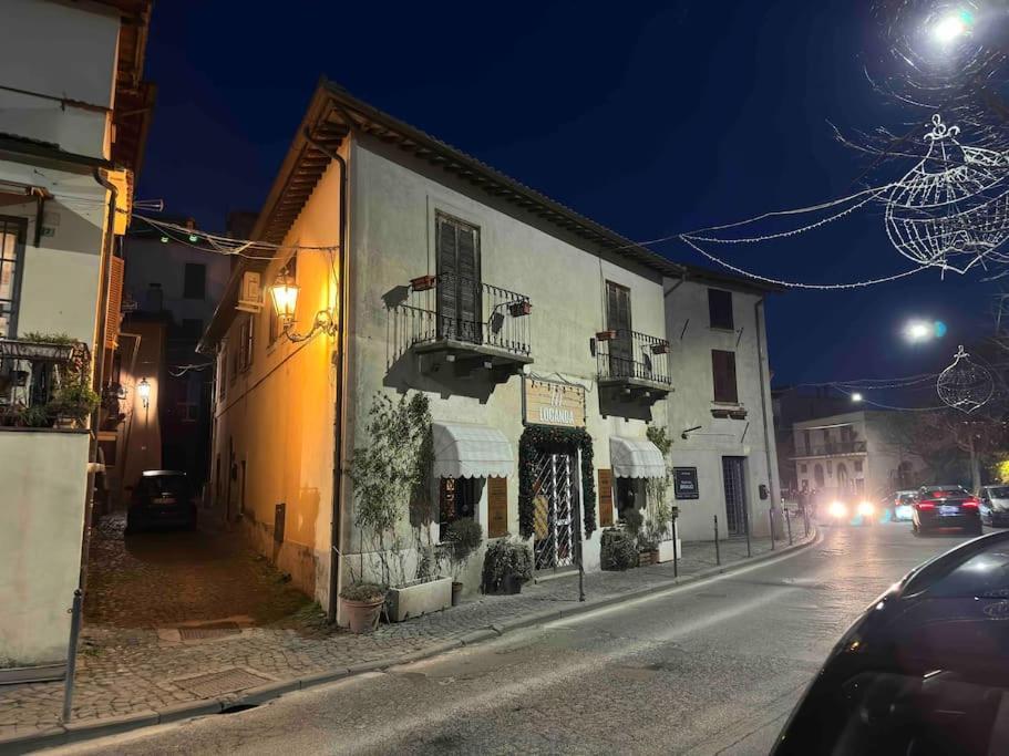 Fronte Lago Nel Centro Storico “La Casa Del Lago” Trevignano Romano Extérieur photo